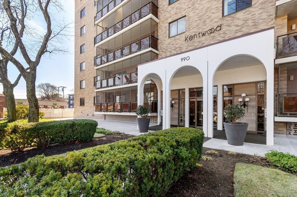 990 Massachusetts Ave, Arlington MA  02476-4531 exterior