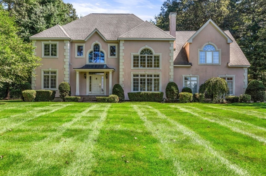 5 Andrea Dr, Hopkinton, MA 01748