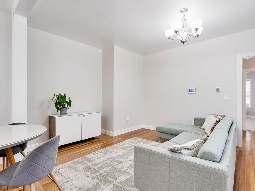 12 Marshall St, Watertown MA 02472-4739 exterior