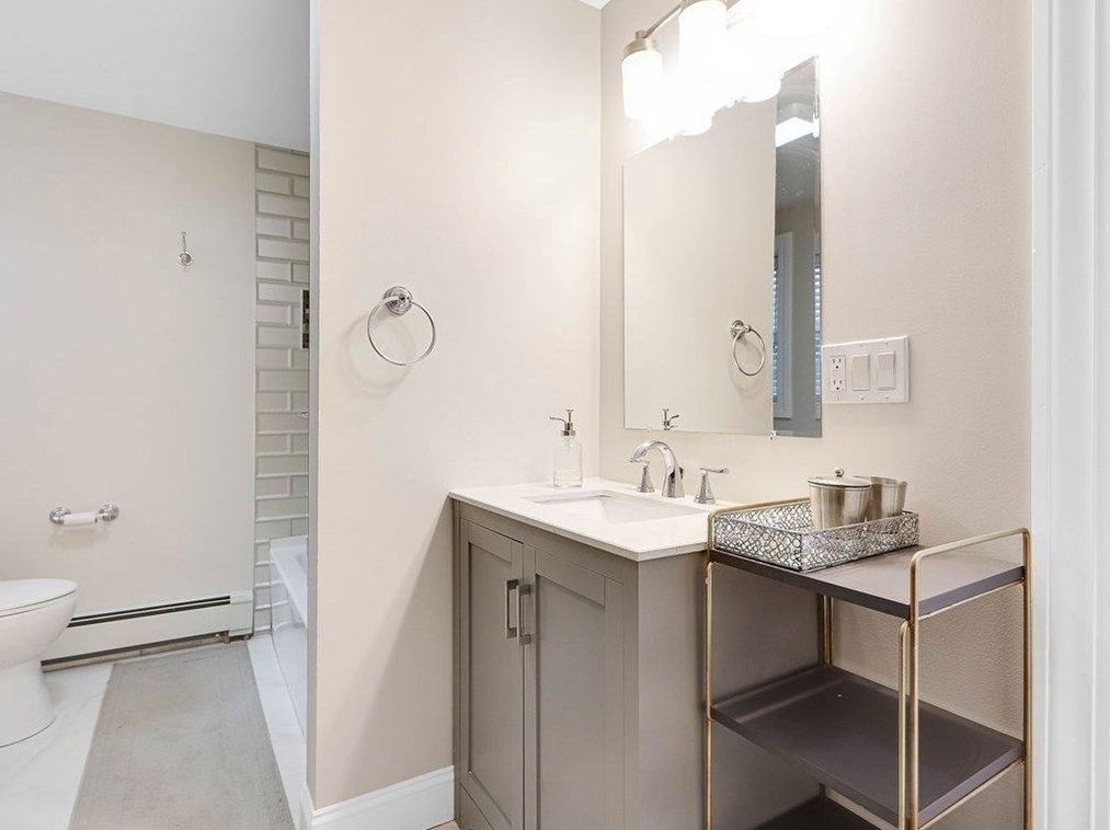 12 Marshall St, Watertown MA 02472-4739 exterior