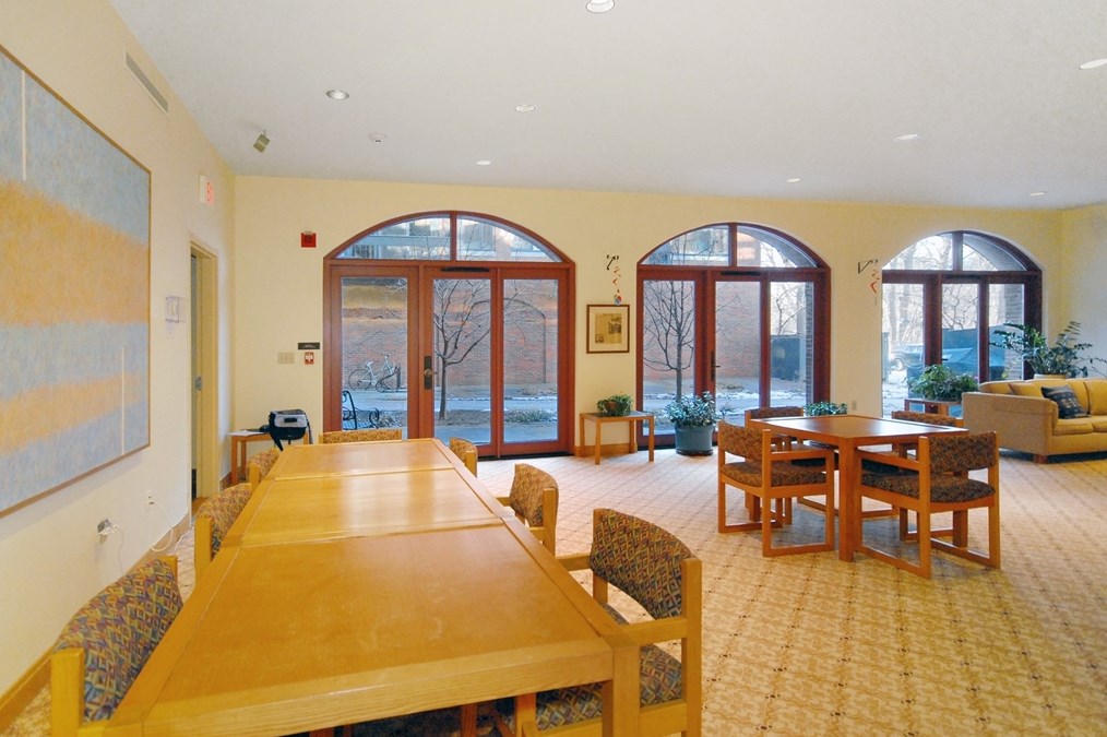 100 Keyes Rd, Concord MA  01742-1651 exterior