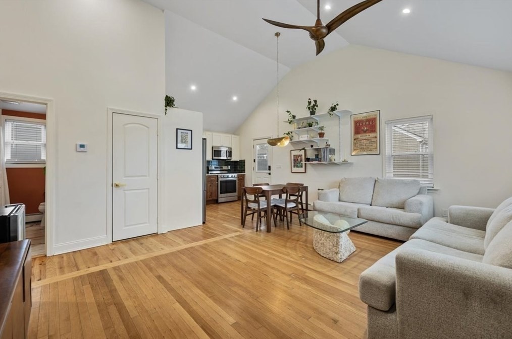 347 Arch St, Fall River, MA 02725