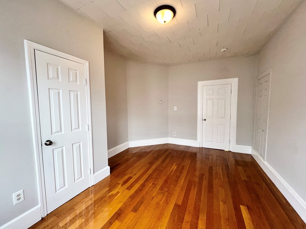 192 Falcon St #2, Boston, MA 02128