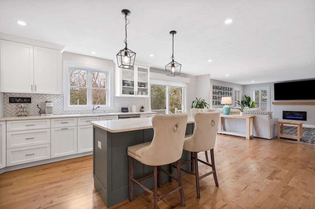 61 New Boston Rd, Sturbridge MA  01566-1334 exterior