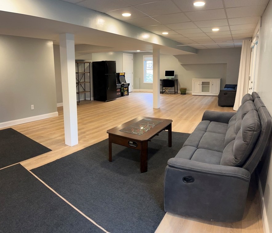 61 New Boston Rd, Sturbridge MA  01566-1334 exterior