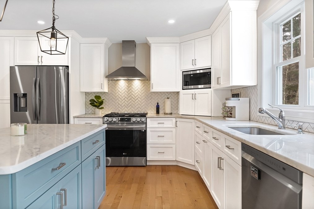 61 New Boston Rd, Sturbridge MA  01566-1334 exterior