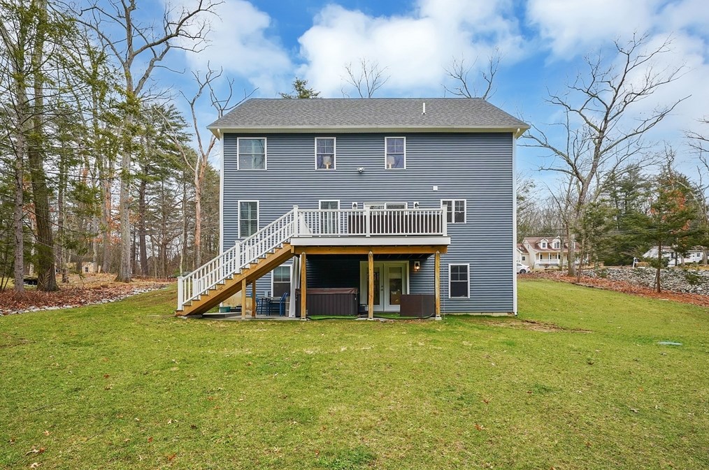 61 New Boston Rd, Sturbridge MA  01566-1334 exterior