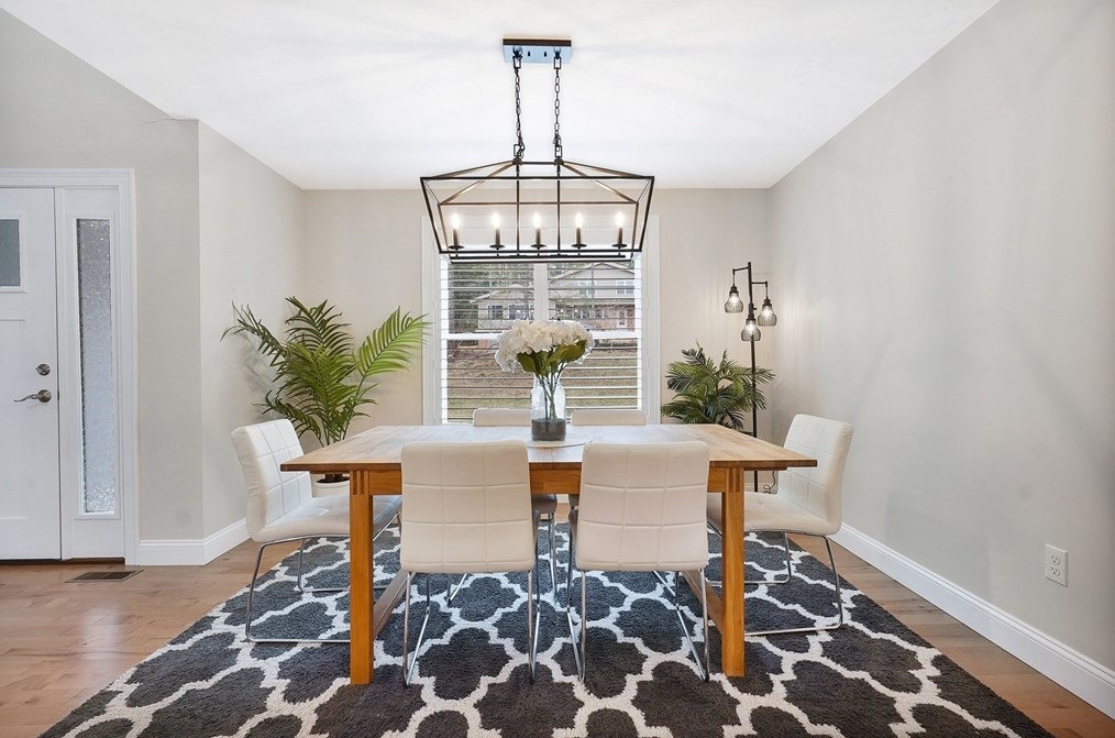 61 New Boston Rd, Sturbridge MA  01566-1334 exterior