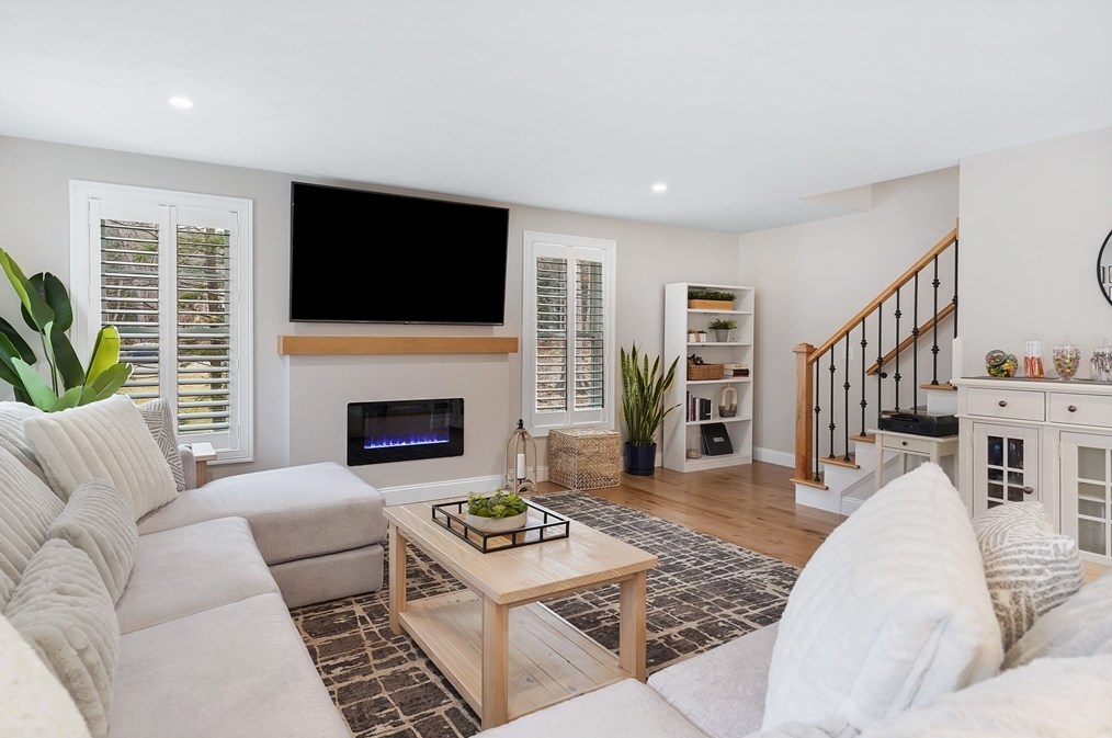 61 New Boston Rd, Sturbridge MA  01566-1334 exterior