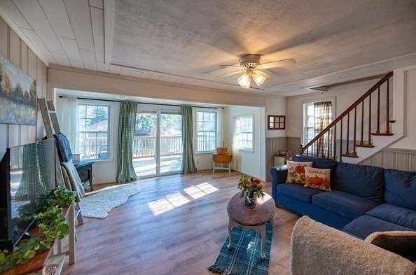 24 Tucker Ln, Sutton MA  01590-1622 exterior