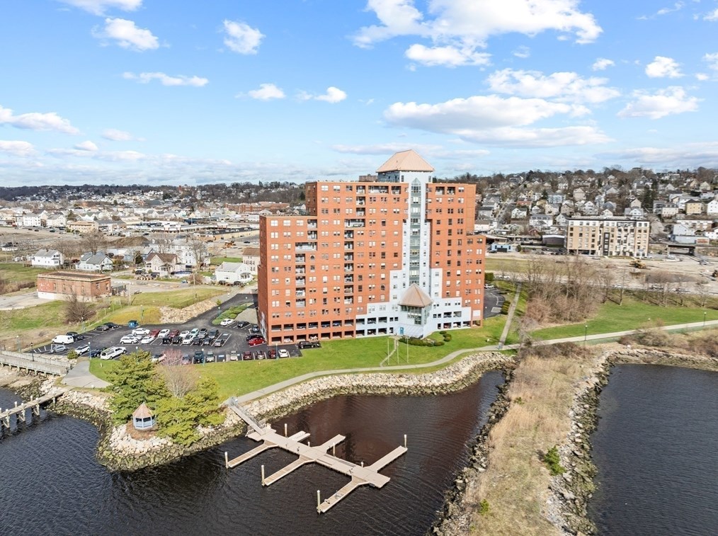 750 Davol St, Fall River MA  02720-1011 exterior