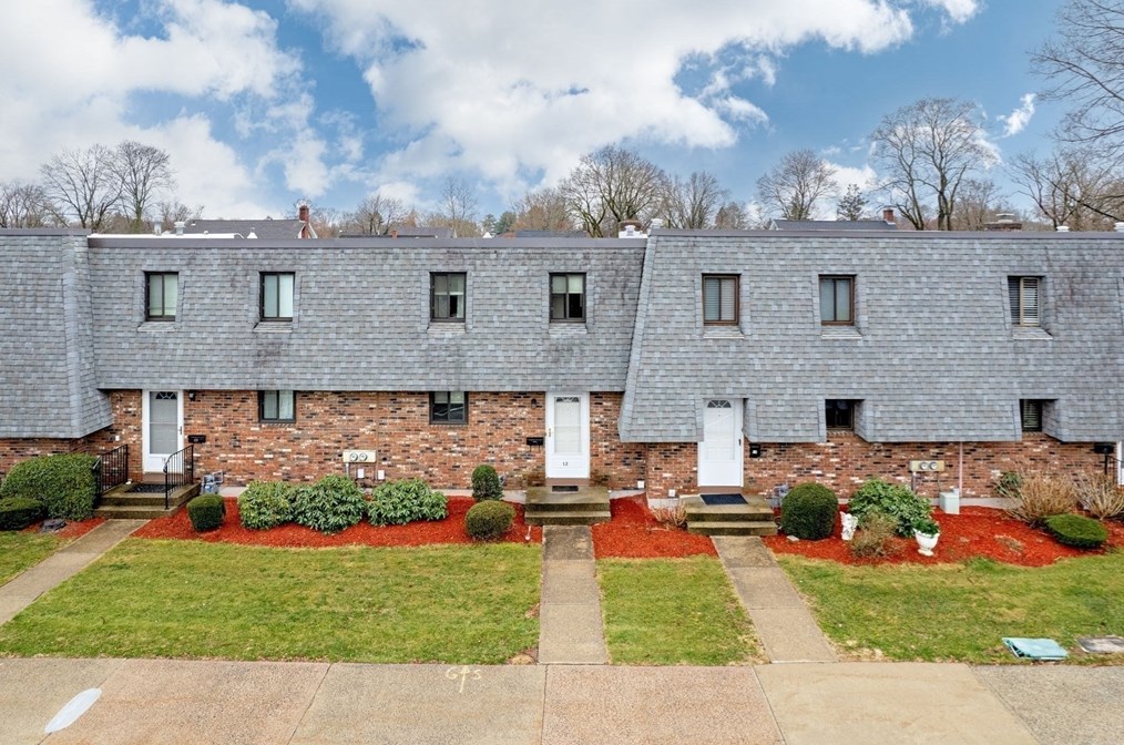 12 Beekman Dr, Agawam, MA 01001-2607