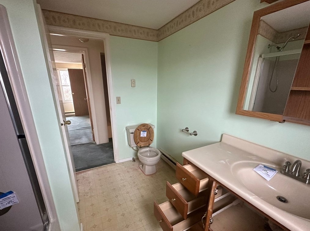 35 Genessee St, Worcester MA  01603-1340 exterior