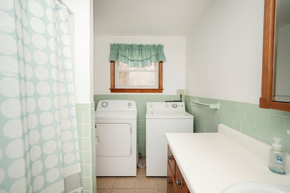 2278 County St, Taunton MA 02780-3509 exterior