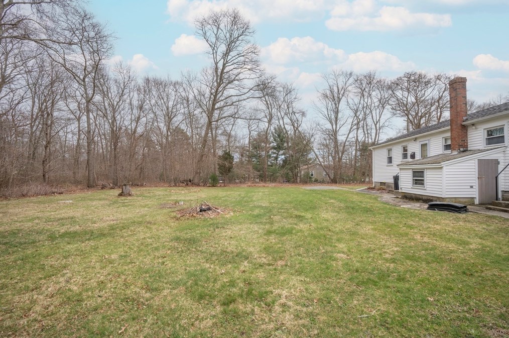 2278 County St, Taunton MA 02780-3509 exterior