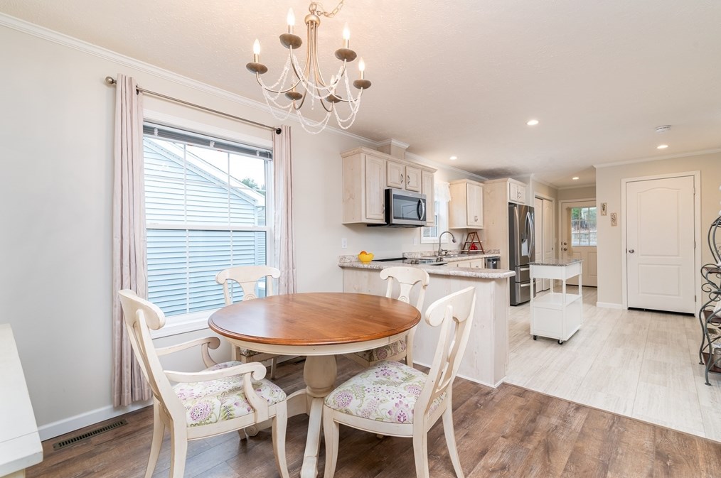 51 Willow Bend Blvd, Plymouth MA  02360-4698 exterior