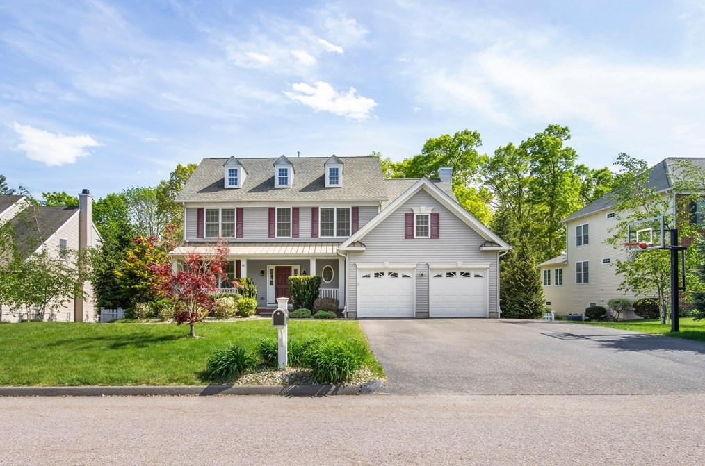 46 Hound Pack Cir, Walpole, MA 02032 exterior