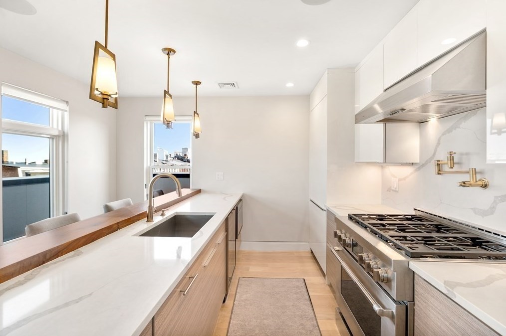 105 W 3rd #5, Boston, MA 02127