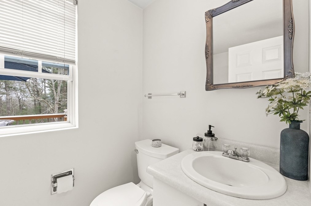 109 Alewife Rd, Plymouth MA  02360-2225 exterior