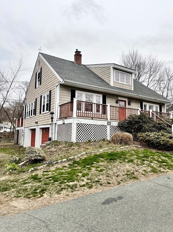 15 Cressy St, Beverly Farms, MA 01915