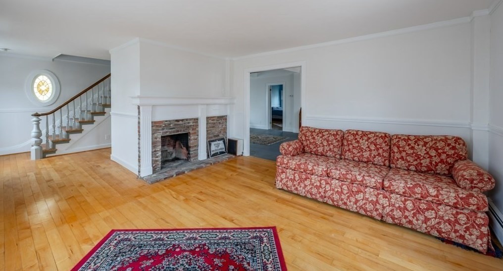 39 Middle St, Fairhaven MA  02719-2941 exterior