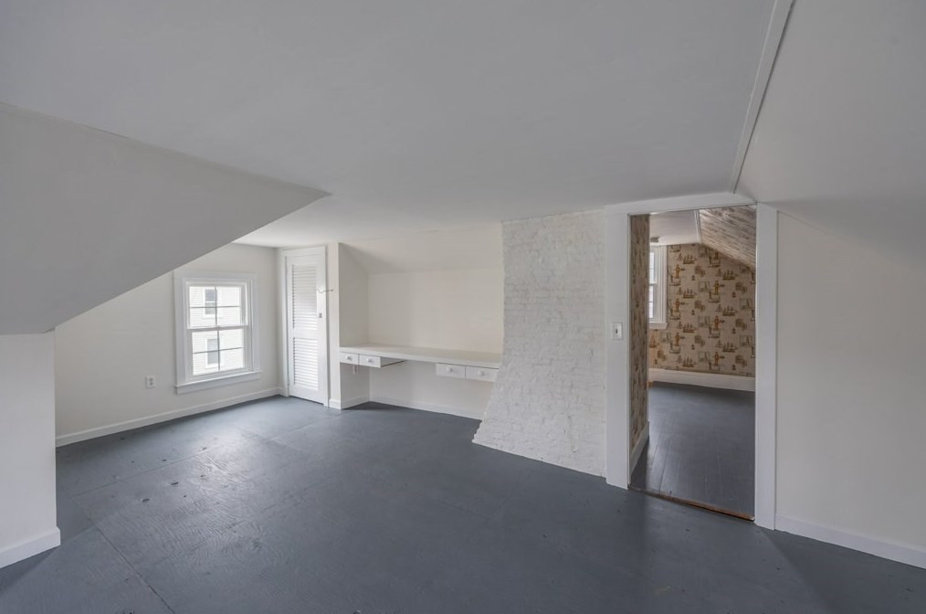 39 Middle St, Fairhaven MA  02719-2941 exterior