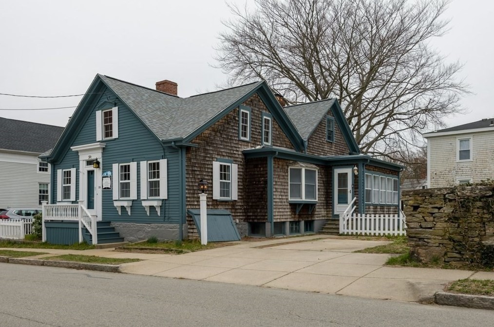 39 Middle St, Fairhaven MA  02719-2941 exterior