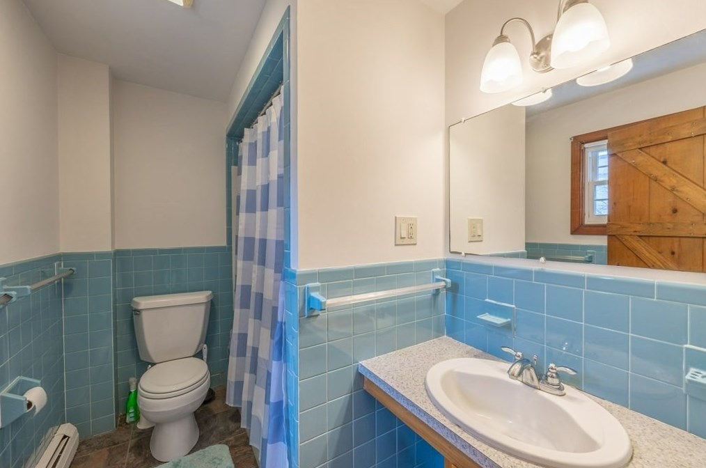 39 Middle St, Fairhaven MA  02719-2941 exterior