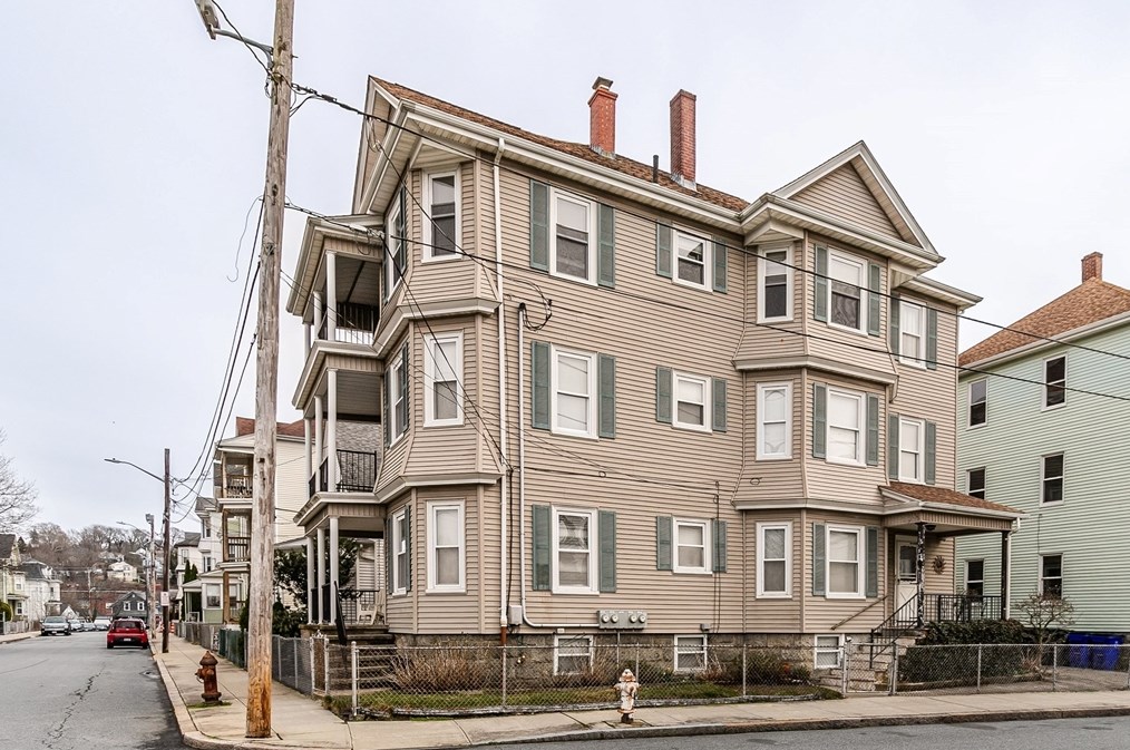 229 Cory St, Fall River MA  02720-2815 exterior