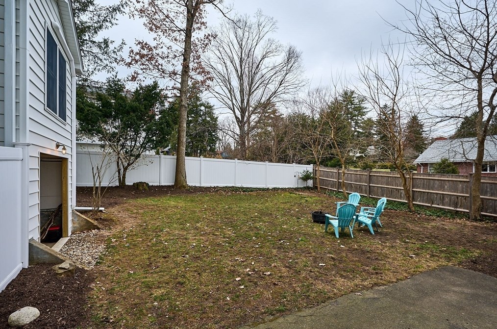 311 Prospect St, Northampton MA  01060-2049 exterior