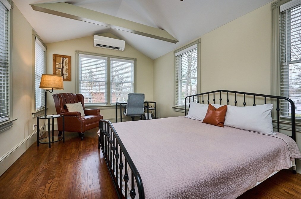 311 Prospect St, Northampton MA  01060-2049 exterior