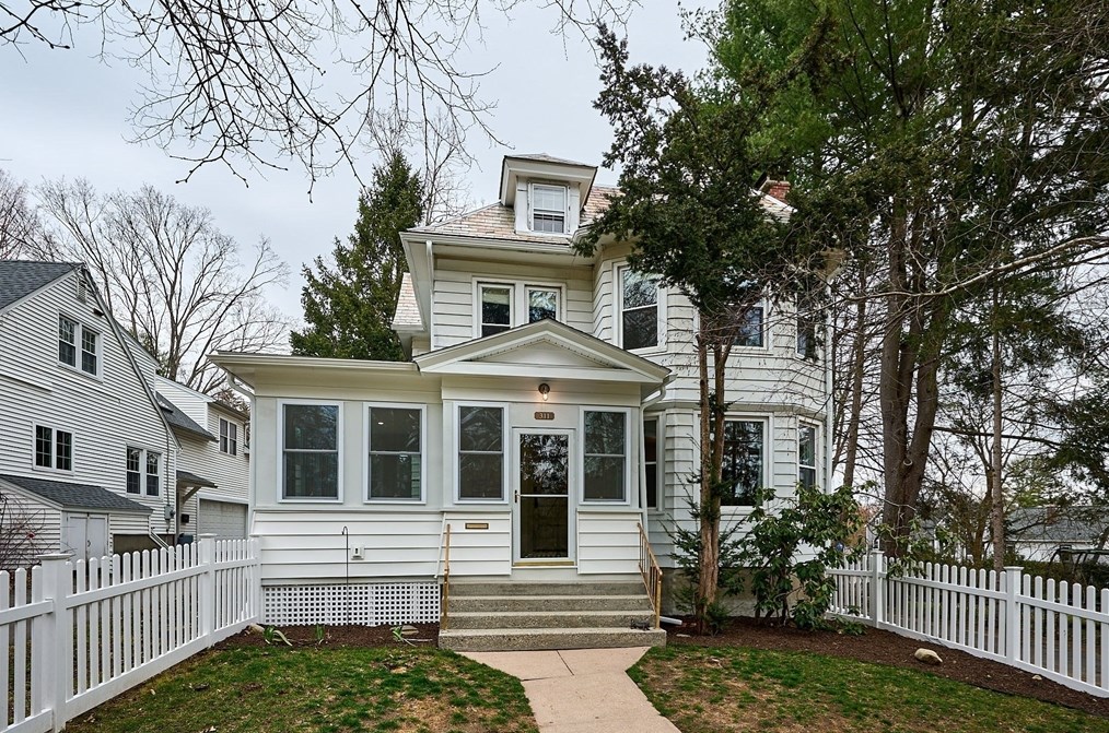 311 Prospect St, Northampton MA  01060-2049 exterior
