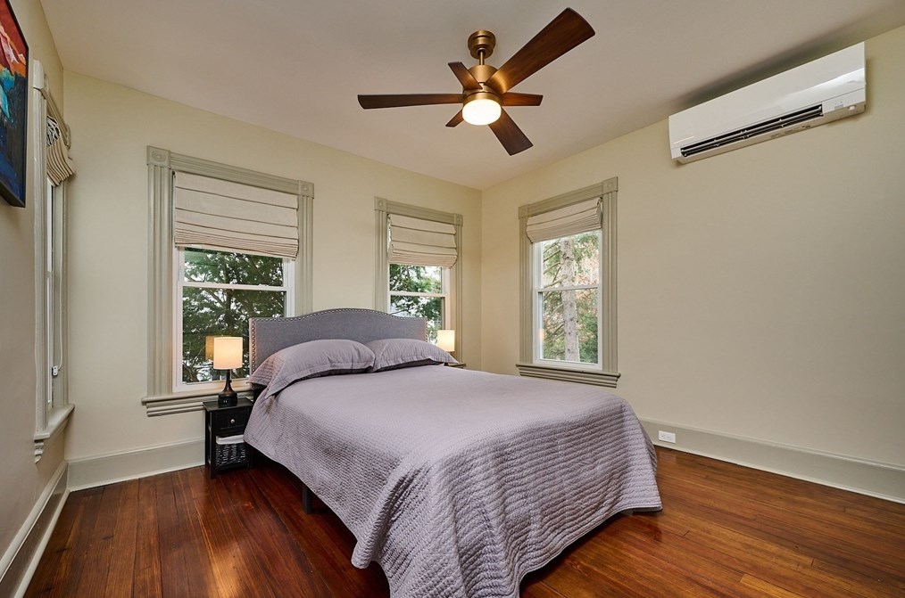 311 Prospect St, Northampton MA  01060-2049 exterior