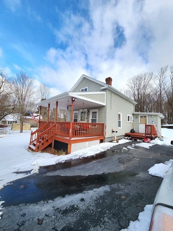 15 Fullam Hill Rd, North Brookfield, MA 01535 exterior