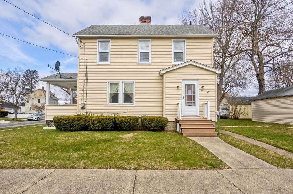 54 Athol St, Springfield, MA 01107