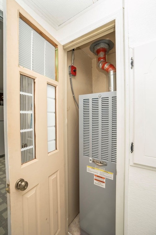 1 Minute Man Rd, Taunton MA 02780-1171 exterior