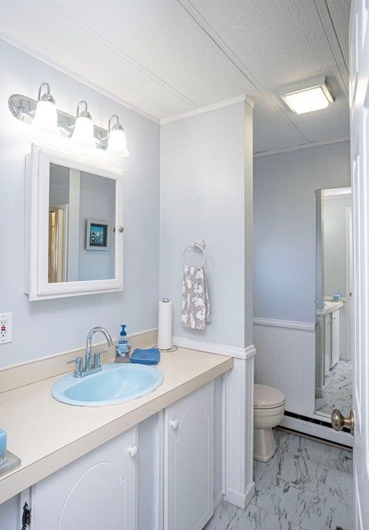 1 Minute Man Rd, Taunton MA 02780-1171 exterior