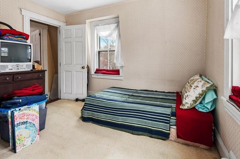 214 Hull St, Hingham MA 02043-1423 exterior