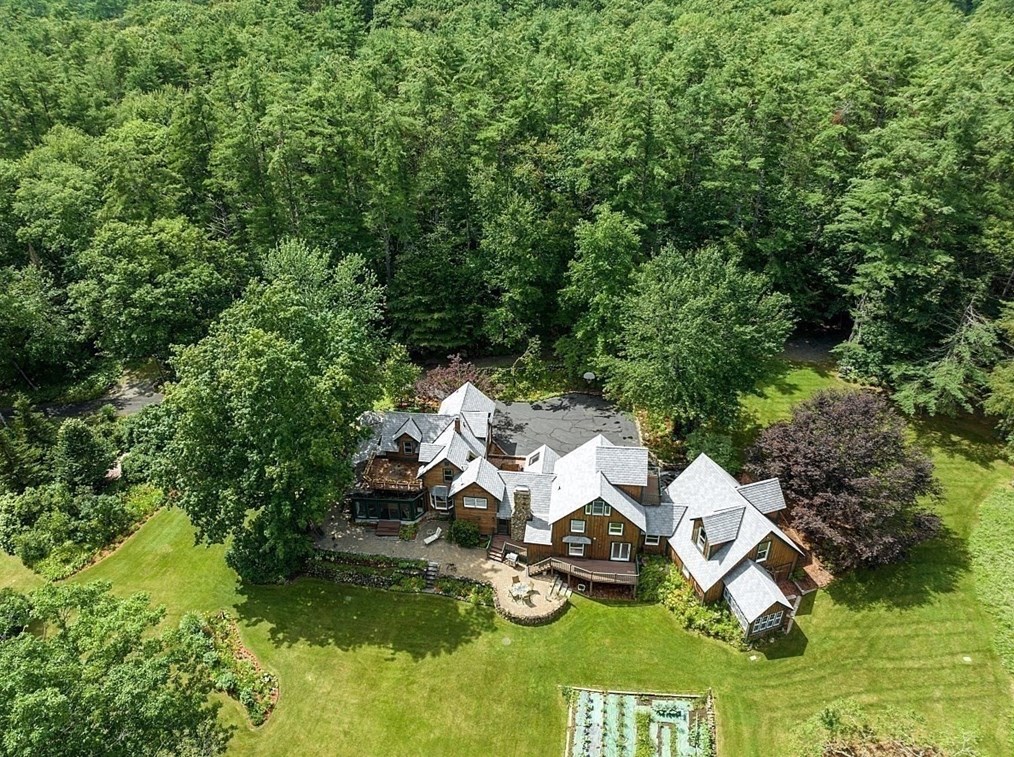 11 Cross Rd, Ashburnham MA 01430-1042 exterior