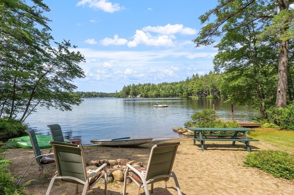 11 Cross Rd, Ashburnham MA 01430-1042 exterior