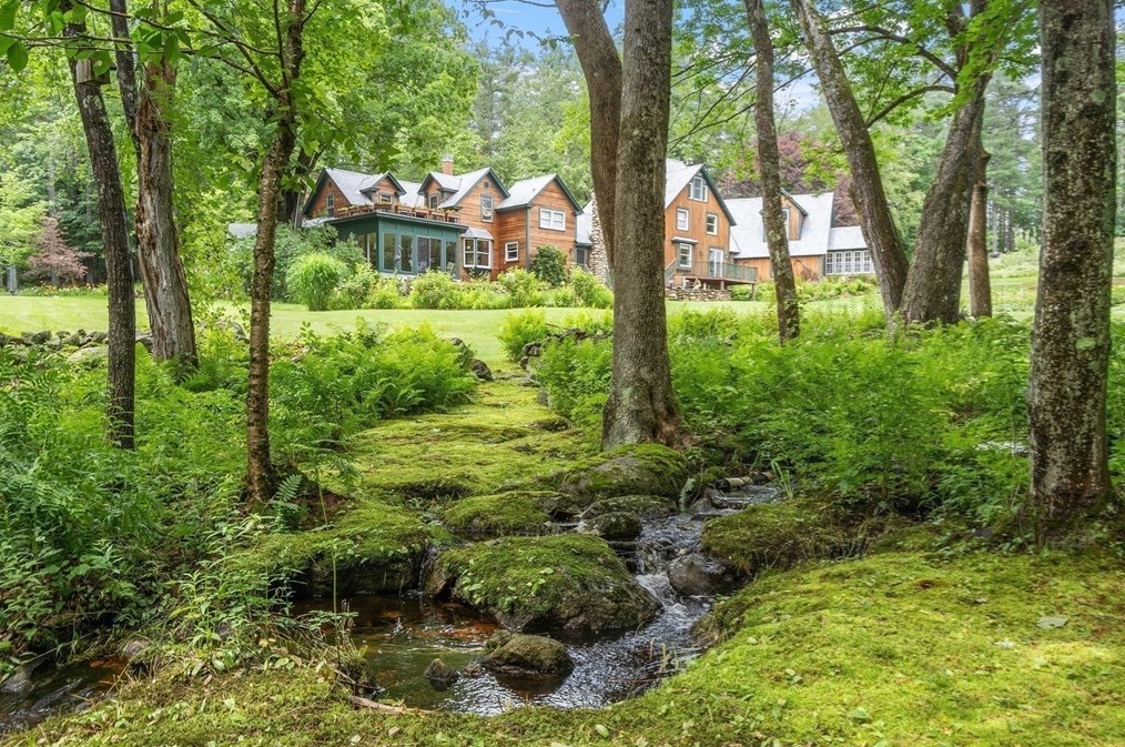 11 Cross Rd, Ashburnham MA 01430-1042 exterior