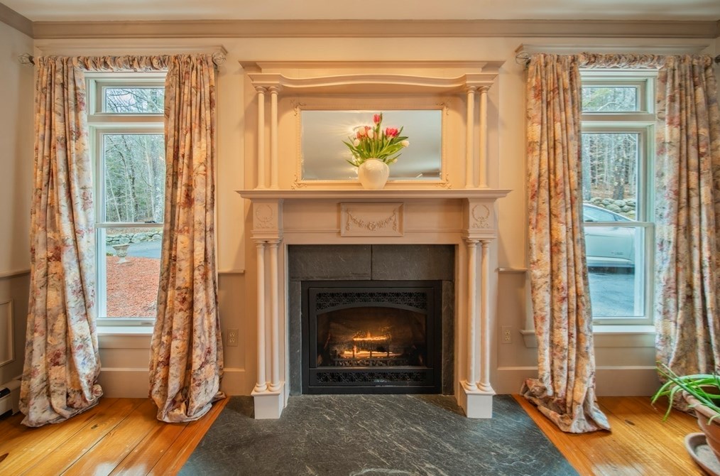 11 Cross Rd, Ashburnham MA 01430-1042 exterior