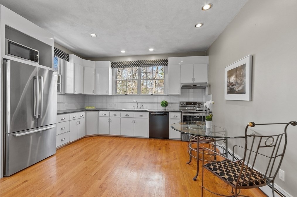 56 Louise Rd, Braintree MA 02184-5902 exterior