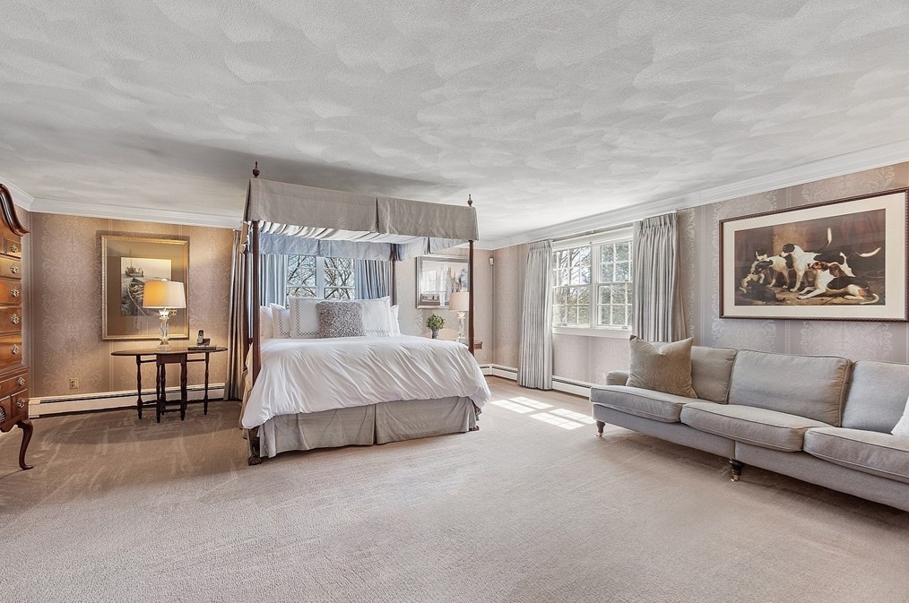 56 Louise Rd, Braintree MA 02184-5902 exterior