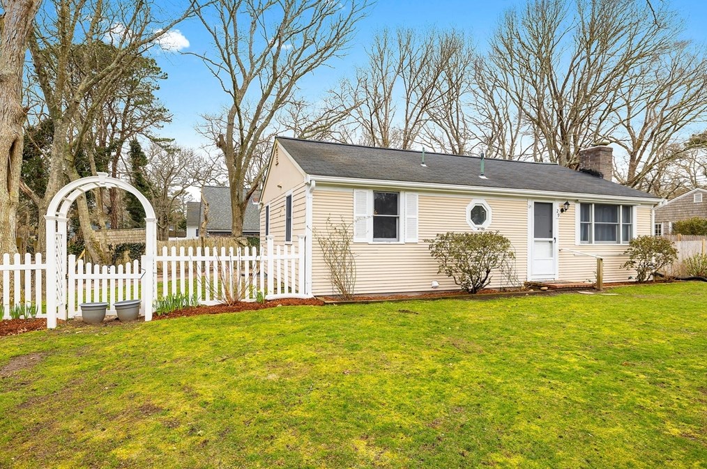 29 Signe Rd, Dennis, MA 02638 exterior