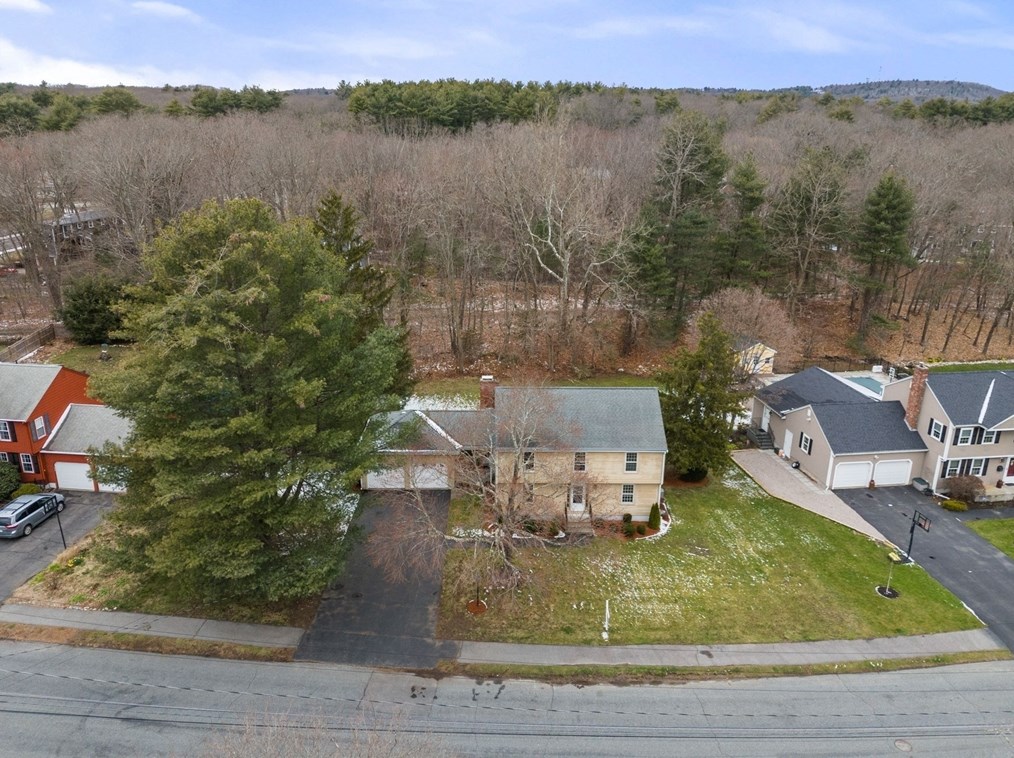 6 Lomas Dr, Framingham, MA 01701-3951