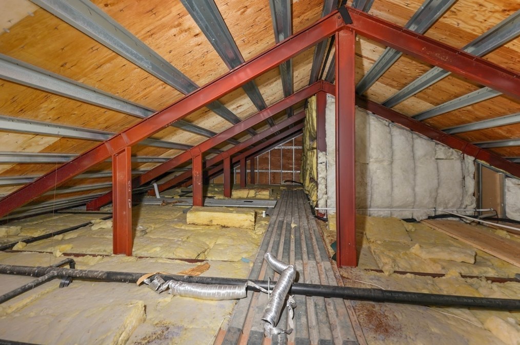 18 Hall Rd, Sturbridge MA 01566-1515 exterior