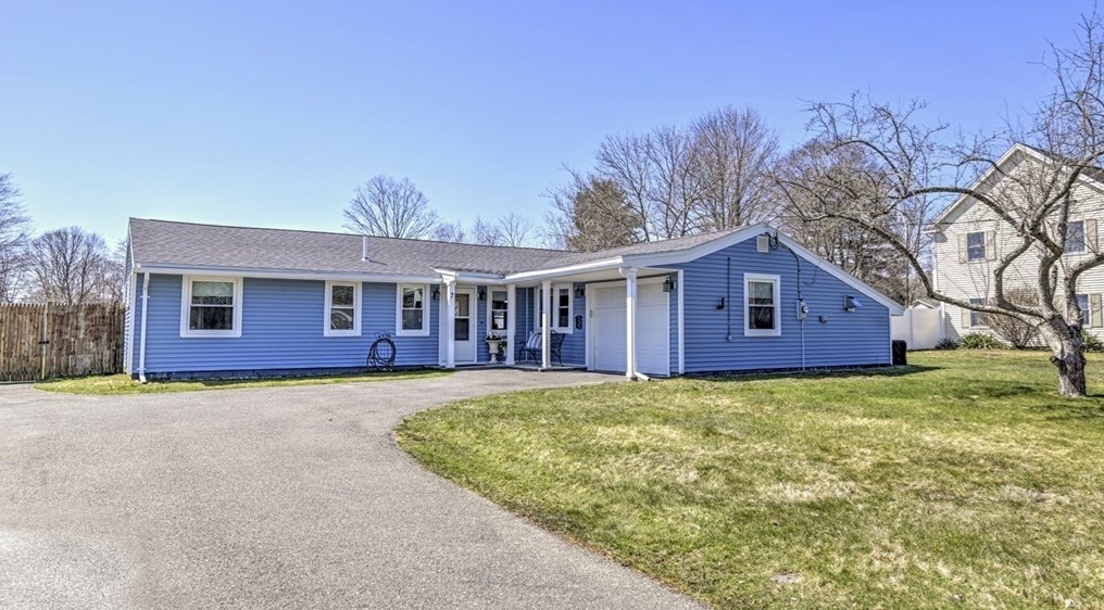 7 Amherst St, Danvers, MA 01923-2301