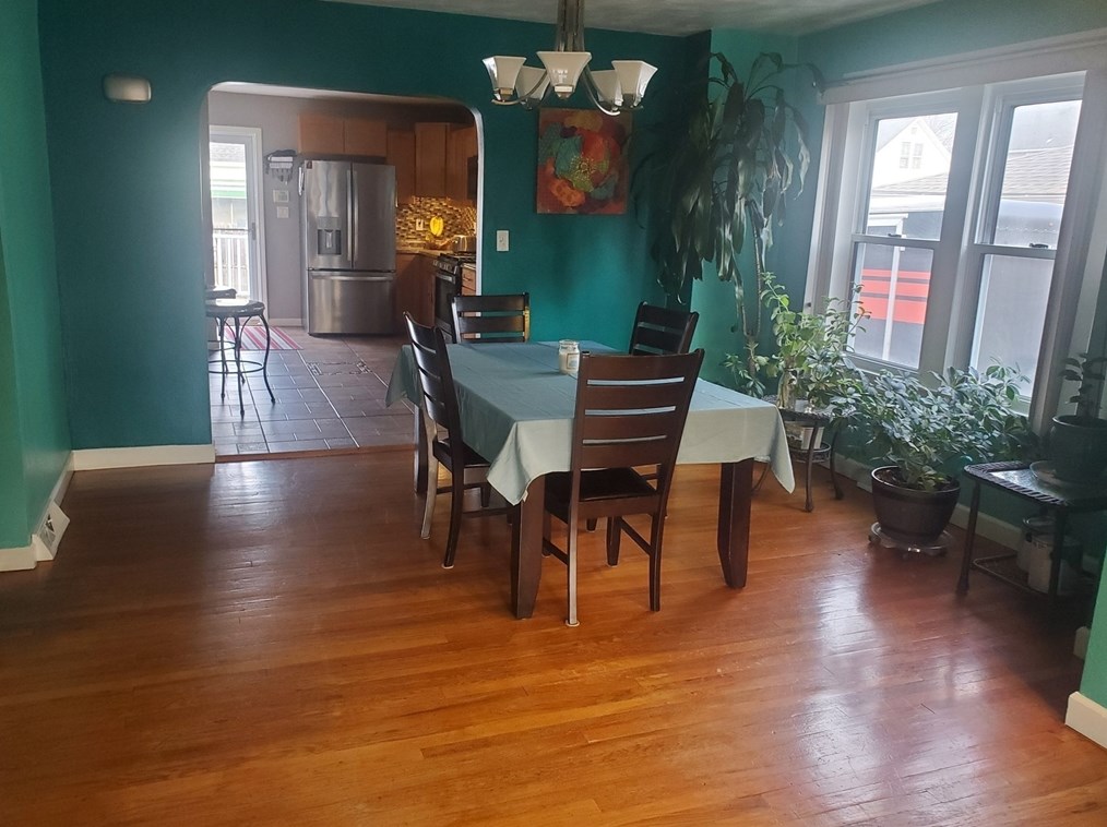 147 Denver St, Springfield MA 01109-1820 exterior