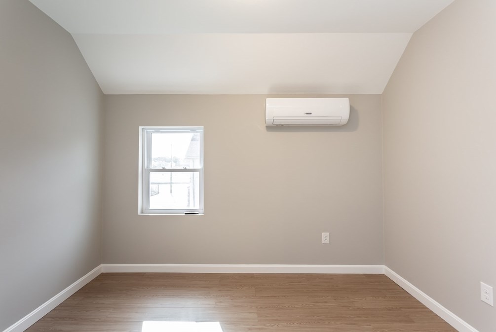 31 Hicks St, New Bedford MA 02740-7317 exterior